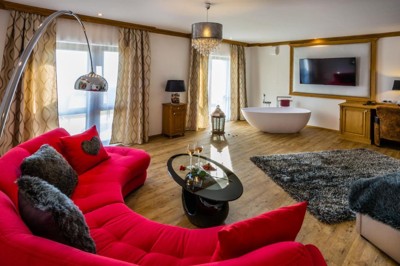 Wellness Hotel V Nebi Kořenov Eksteriør billede