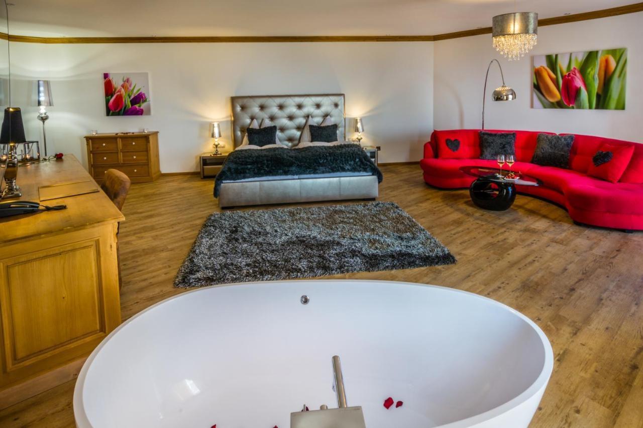 Wellness Hotel V Nebi Kořenov Eksteriør billede