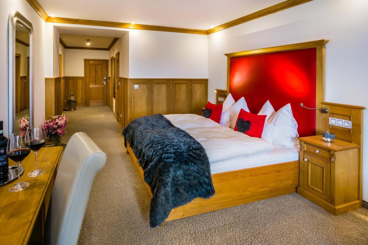 Wellness Hotel V Nebi Kořenov Eksteriør billede