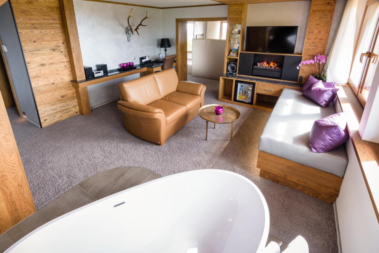Wellness Hotel V Nebi Kořenov Eksteriør billede
