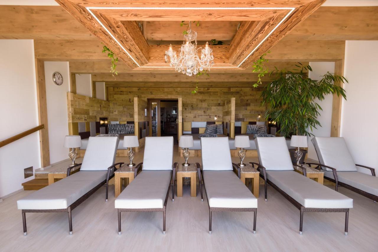 Wellness Hotel V Nebi Kořenov Eksteriør billede