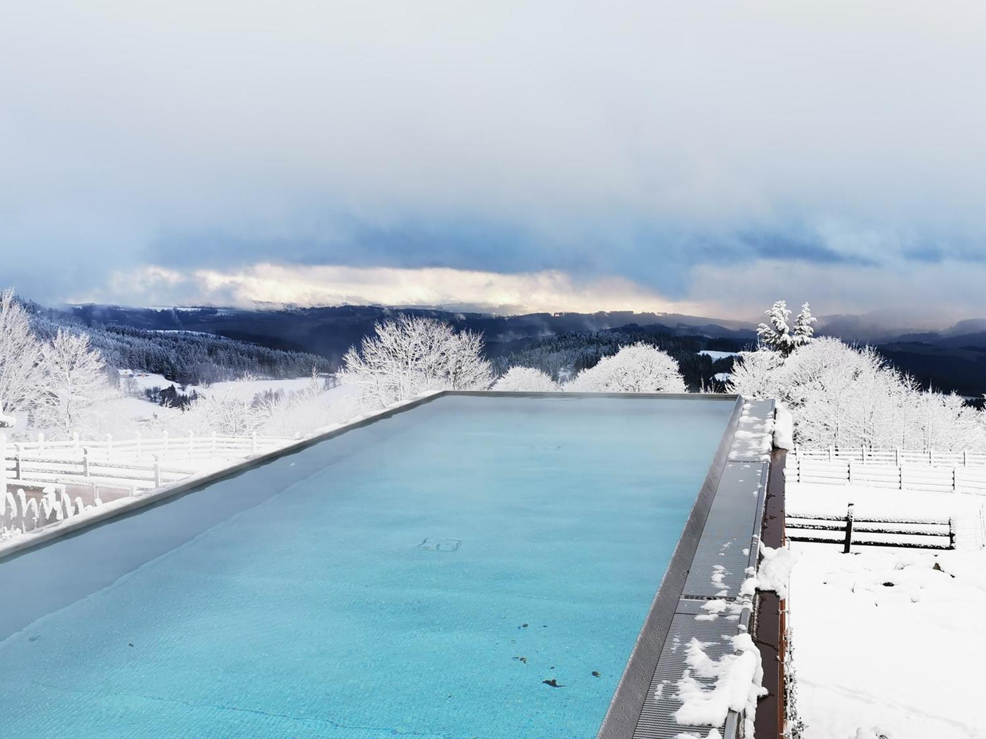 Wellness Hotel V Nebi Kořenov Eksteriør billede