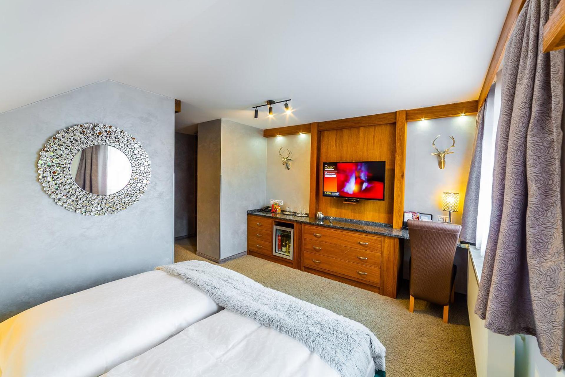 Wellness Hotel V Nebi Kořenov Eksteriør billede