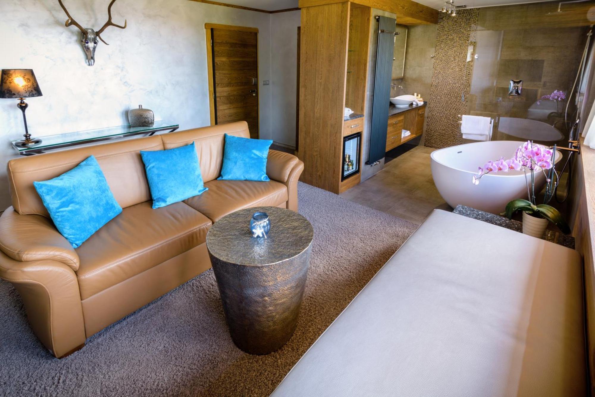 Wellness Hotel V Nebi Kořenov Eksteriør billede